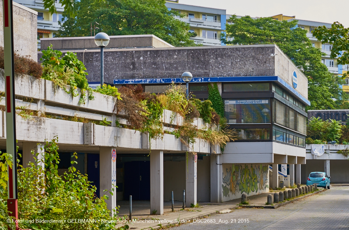 21.08.2015 - die Abrissbaustelle Quiddezentrum in Neuperlach